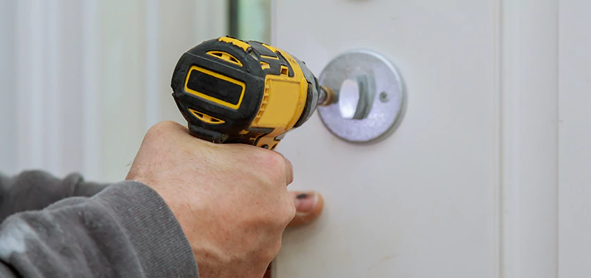 Street Locksmith For Smart Lock Repair in St Petersburg, FL